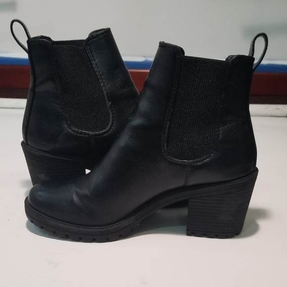 H&M Shoes - H&M Black Chunky Heel Booties